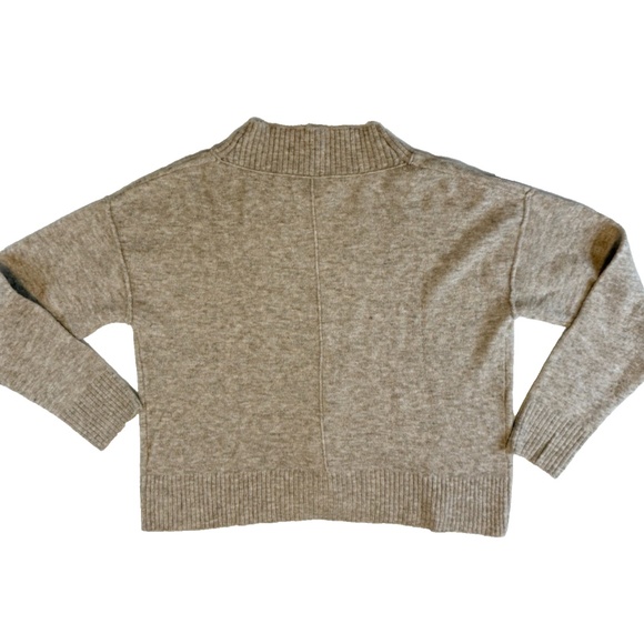 Evereve Anya Cardigan Sweater Size M Oatmeal Tan V-Neck Button Front Knit $108 - Picture 3 of 10